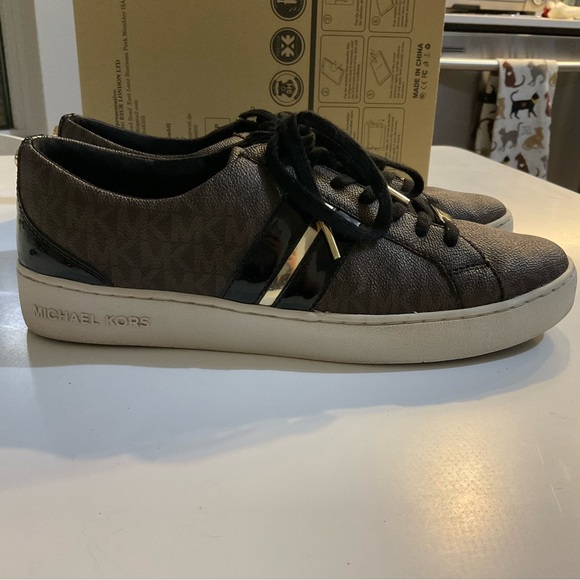 Men’s Michael Kors Sneakers - size 9.5 - Picture 5 of 6